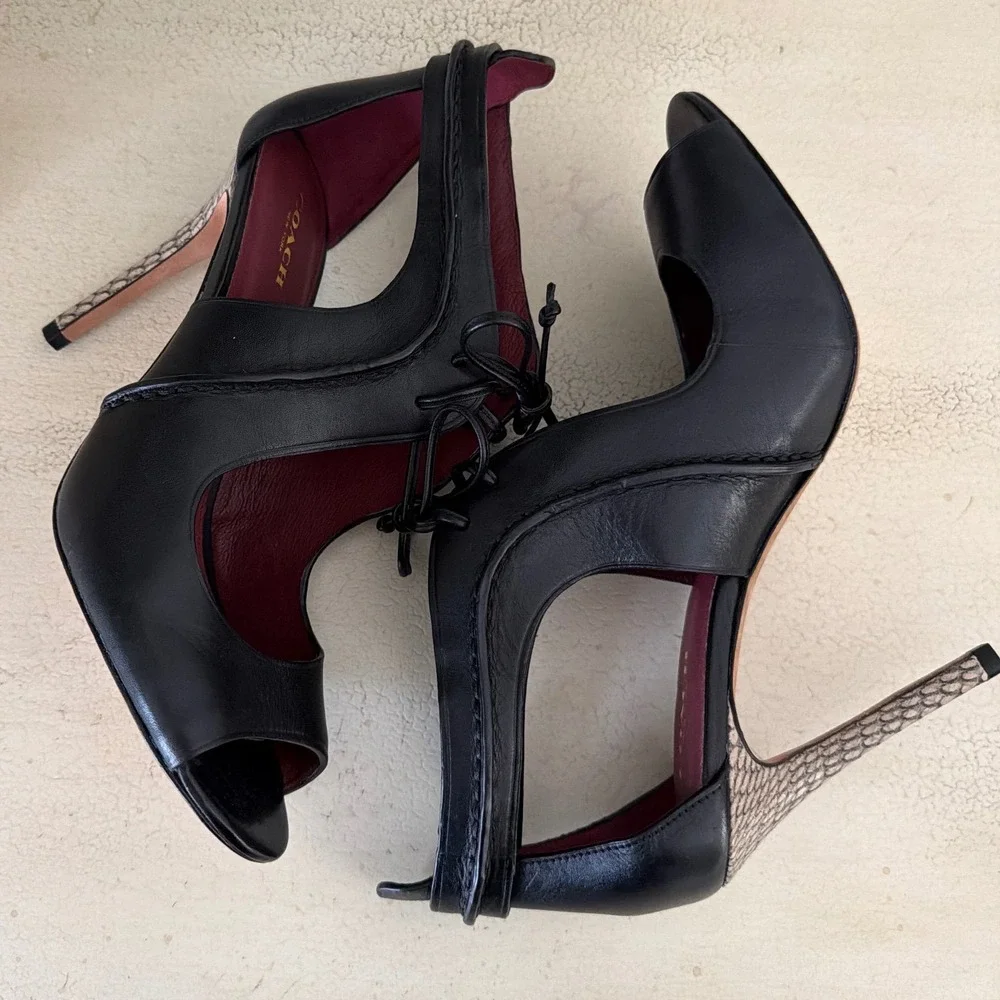 Coach Women Sz 9.5 B Black Leather Peep Toe Cutout Pumps Snakeskin Stiletto Heel